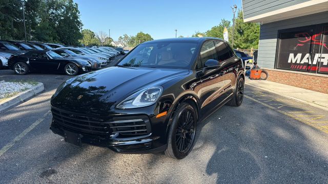 2023 Porsche Cayenne Platinum Edition AWD photo