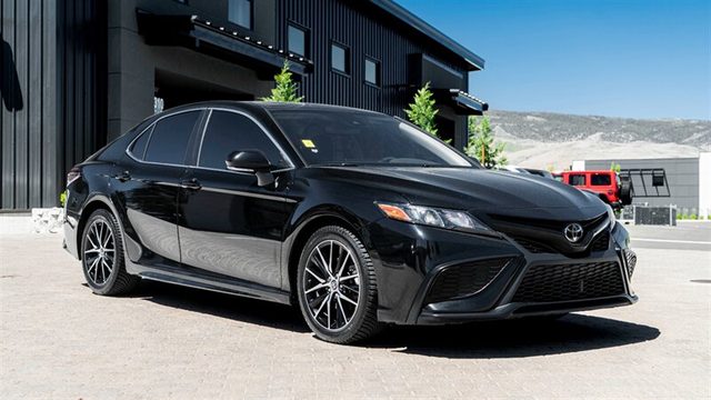 2022 Toyota Camry SE FWD photo