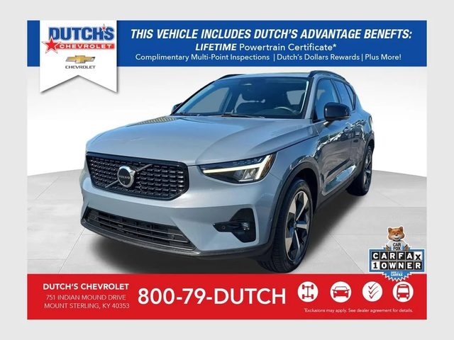 2023 Volvo XC40 Ultimate Dark Theme FWD photo