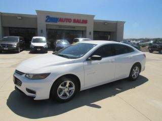 2017 Chevrolet Malibu LS FWD photo