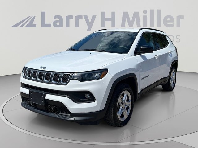 2023 Jeep Compass Latitude 4WD photo