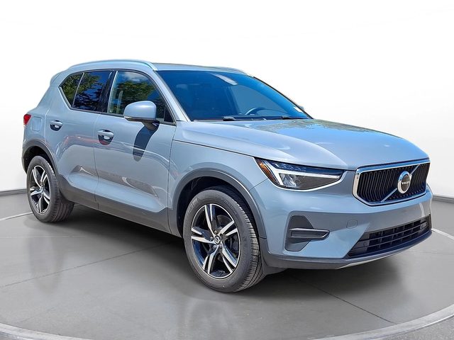 2023 Volvo XC40 Core AWD photo