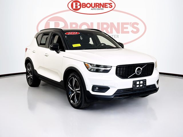 2022 Volvo XC40 R-Design AWD photo