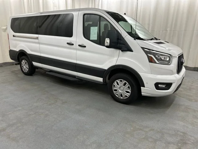 2023 Ford Transit Passenger Wagon XLT RWD photo