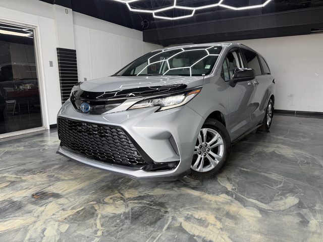 2023 Toyota Sienna LE AWD photo