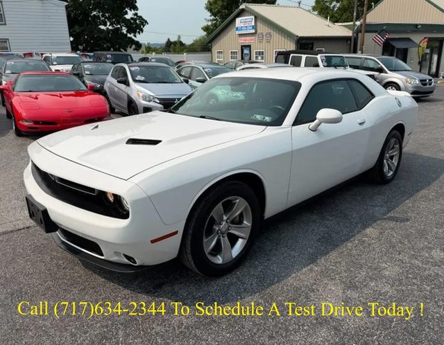 2018 Dodge Challenger SXT RWD photo