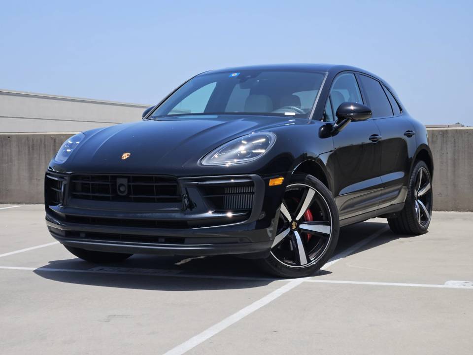 2023 Porsche Macan S AWD photo