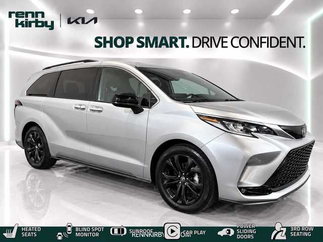 2022 Toyota Sienna XSE FWD photo