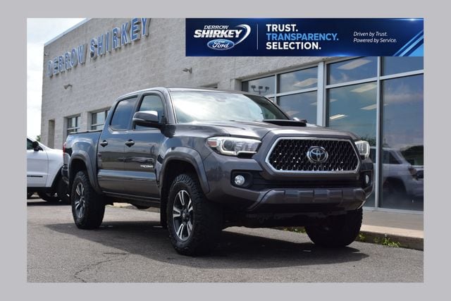 2018 Toyota Tacoma SR5 4WD photo