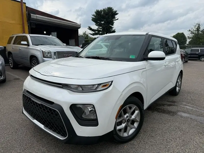 2022 Kia Soul LX FWD photo