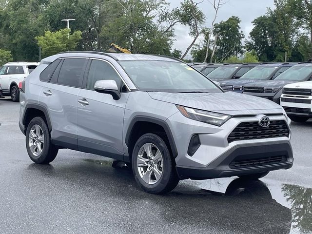 2022 Toyota RAV4 XLE AWD photo