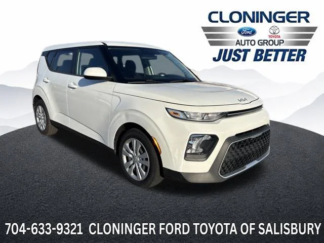 2022 Kia Soul LX FWD photo
