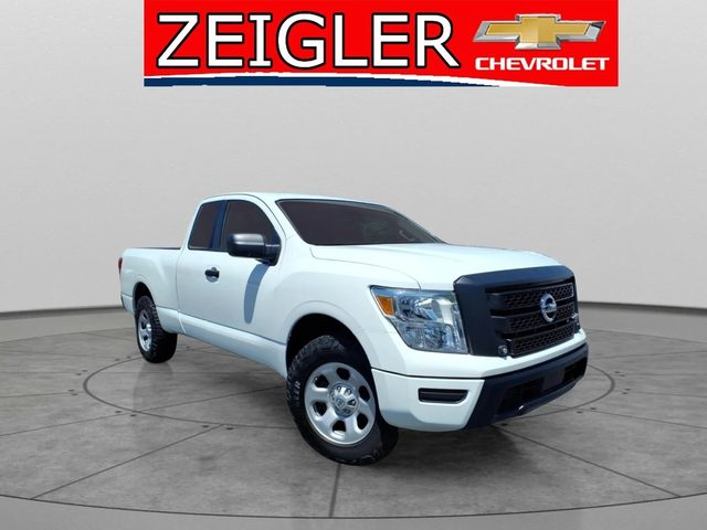 2022 Nissan Titan S 4WD photo