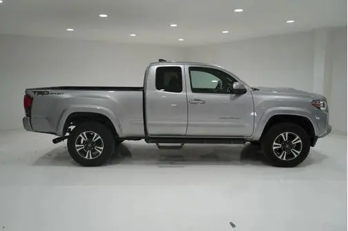 2016 Toyota Tacoma TRD Sport RWD photo