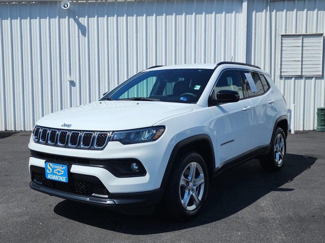 2023 Jeep Compass Latitude 4WD photo