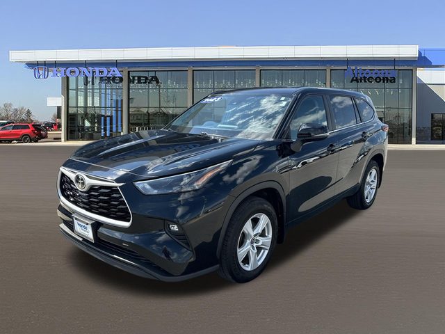 2023 Toyota Highlander LE AWD photo