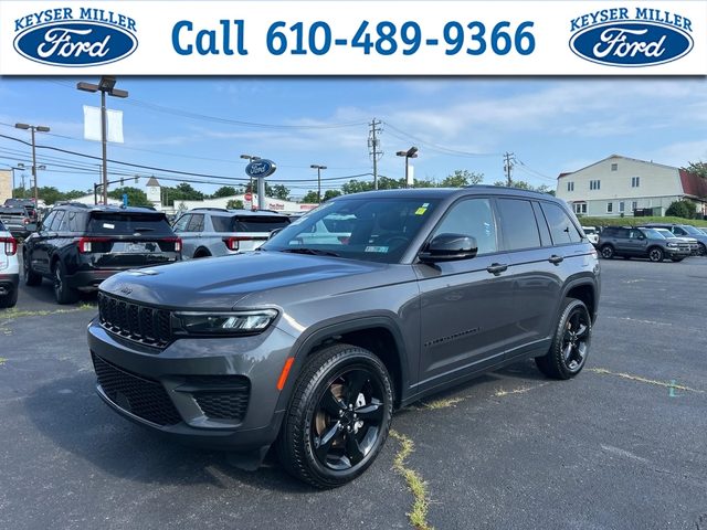 2022 Jeep Grand Cherokee Altitude 4WD photo