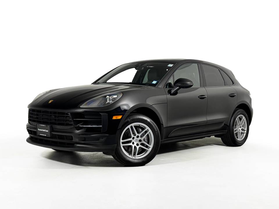 2020 Porsche Macan  AWD photo