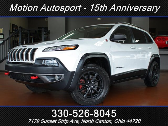 2017 Jeep Cherokee Trailhawk 4WD photo