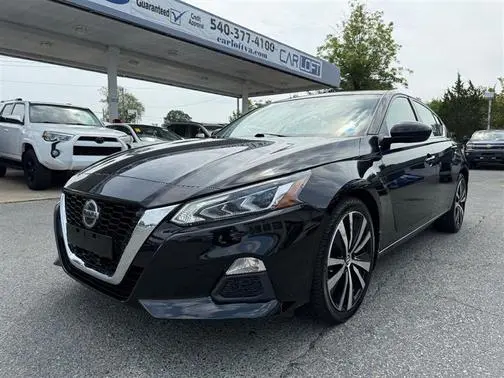 2022 Nissan Altima 2.5 SR AWD photo