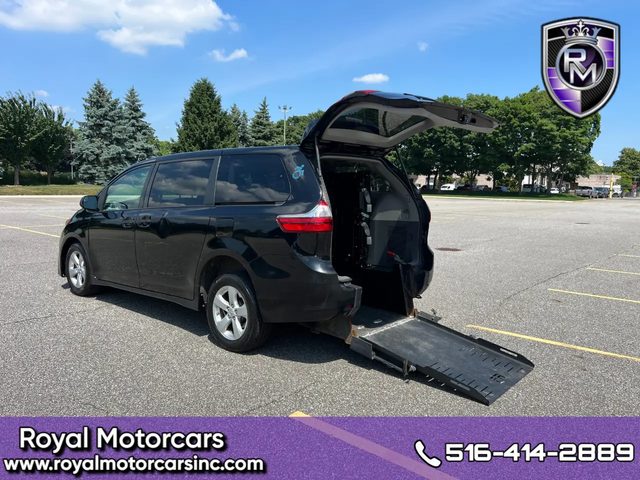 2020 Toyota Sienna L FWD photo