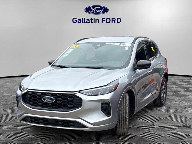 2023 Ford Escape ST-Line FWD photo