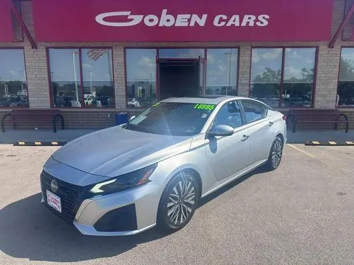 2023 Nissan Altima 2.5 SV FWD photo