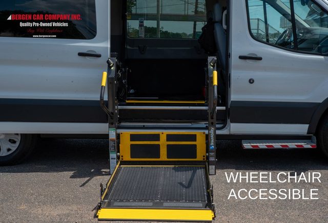 2017 Ford Transit Passenger Wagon XL RWD photo