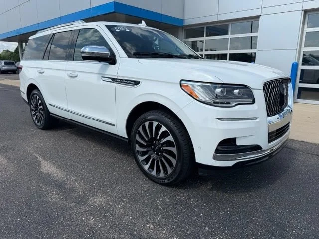 2023 Lincoln Navigator Black Label 4WD photo