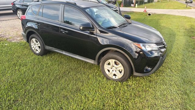 2015 Toyota RAV4 LE FWD photo