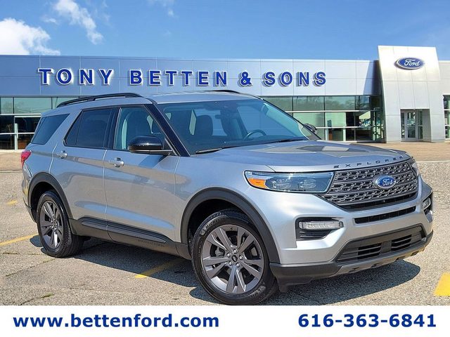 2023 Ford Explorer XLT 4WD photo