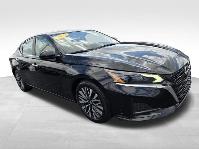 2023 Nissan Altima 2.5 SV FWD photo