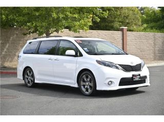 2015 Toyota Sienna SE Premium FWD photo