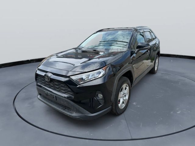 2021 Toyota RAV4 XLE AWD photo