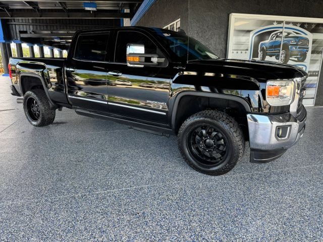 2015 GMC Sierra 2500HD SLT 4WD photo