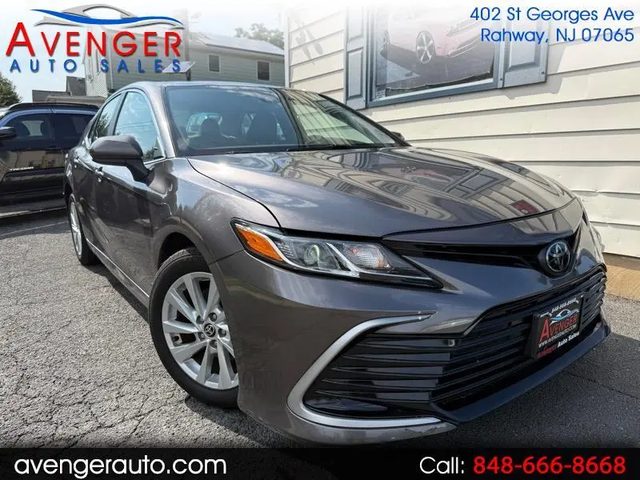2022 Toyota Camry LE AWD photo