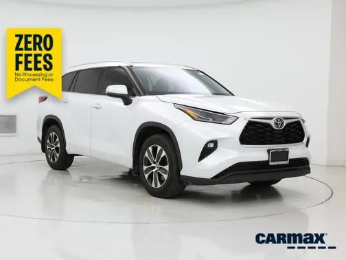 2022 Toyota Highlander XLE FWD photo
