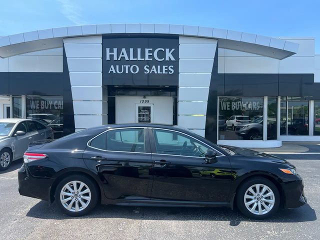 2018 Toyota Camry SE FWD photo
