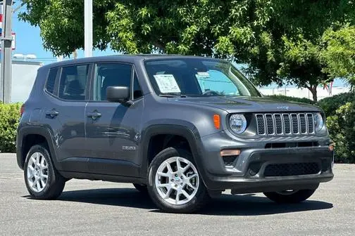 2023 Jeep Renegade Latitude 4WD photo