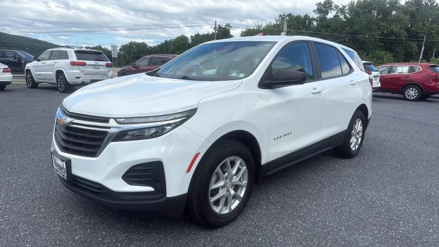 2022 Chevrolet Equinox LS AWD photo
