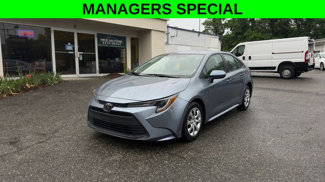 2023 Toyota Corolla LE FWD photo