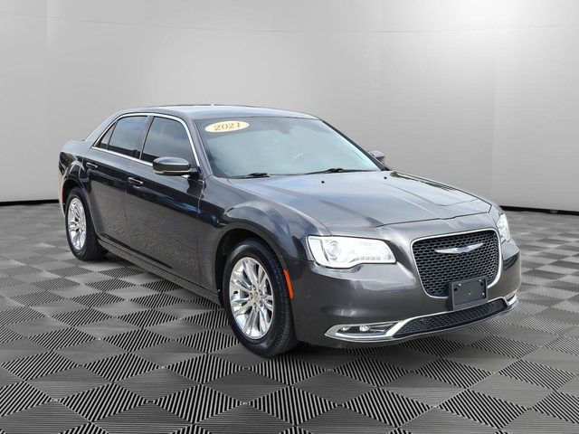 2021 Chrysler 300 Touring L RWD photo