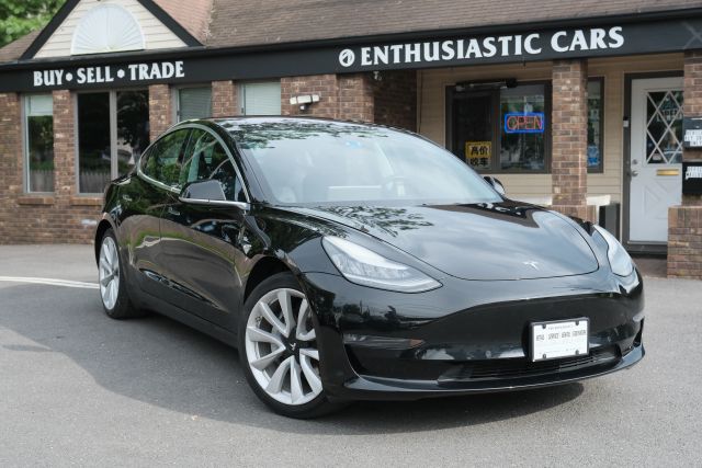 2018 Tesla Model 3 Mid Range Battery RWD photo