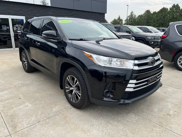 2019 Toyota Highlander LE AWD photo