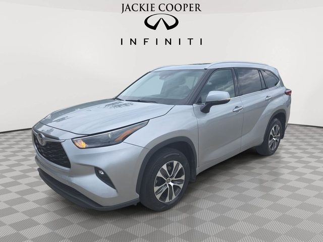 2022 Toyota Highlander XLE AWD photo