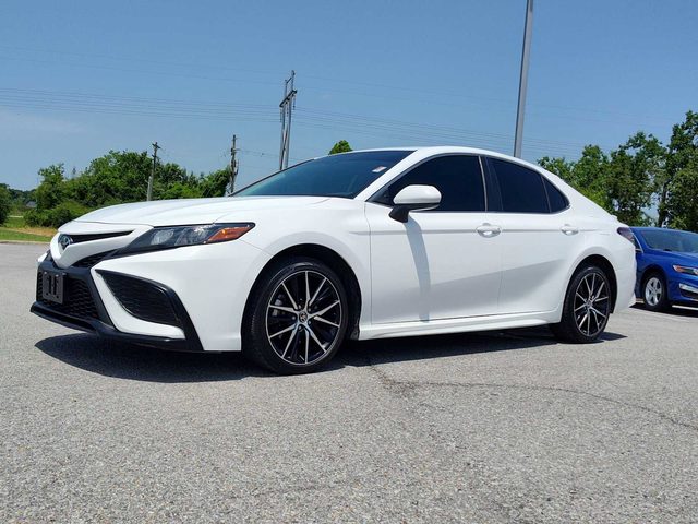 2021 Toyota Camry SE FWD photo