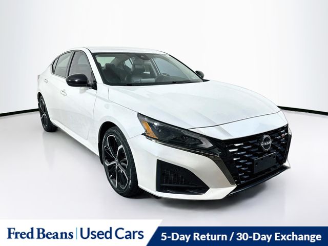 2023 Nissan Altima 2.5 SR FWD photo