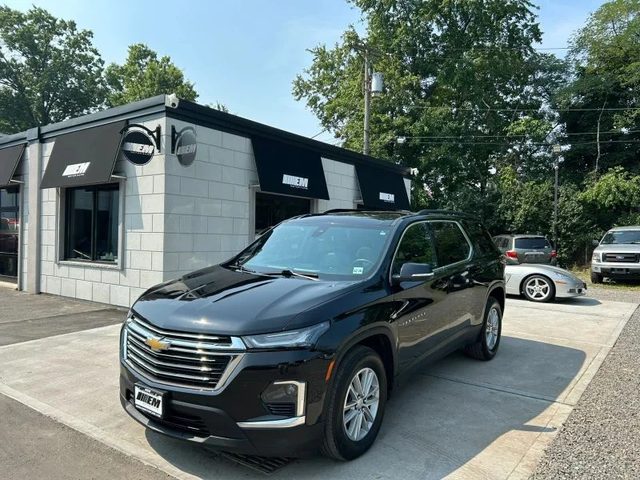 2022 Chevrolet Traverse LT Leather AWD photo