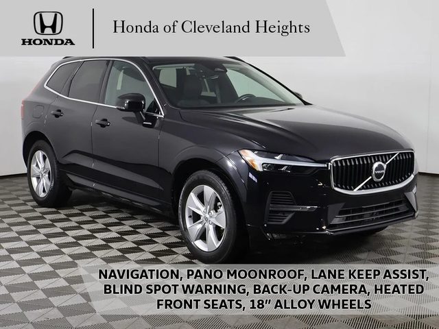 2022 Volvo XC60 Momentum AWD photo