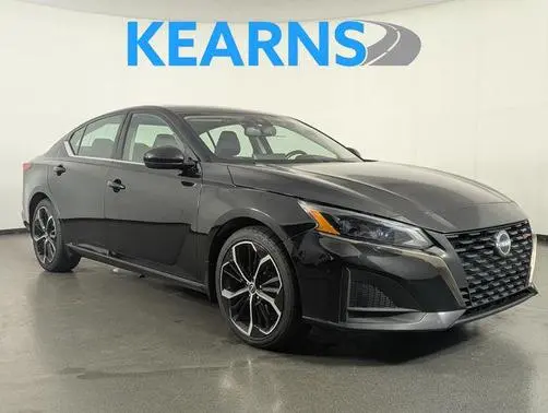 2023 Nissan Altima 2.5 SR AWD photo